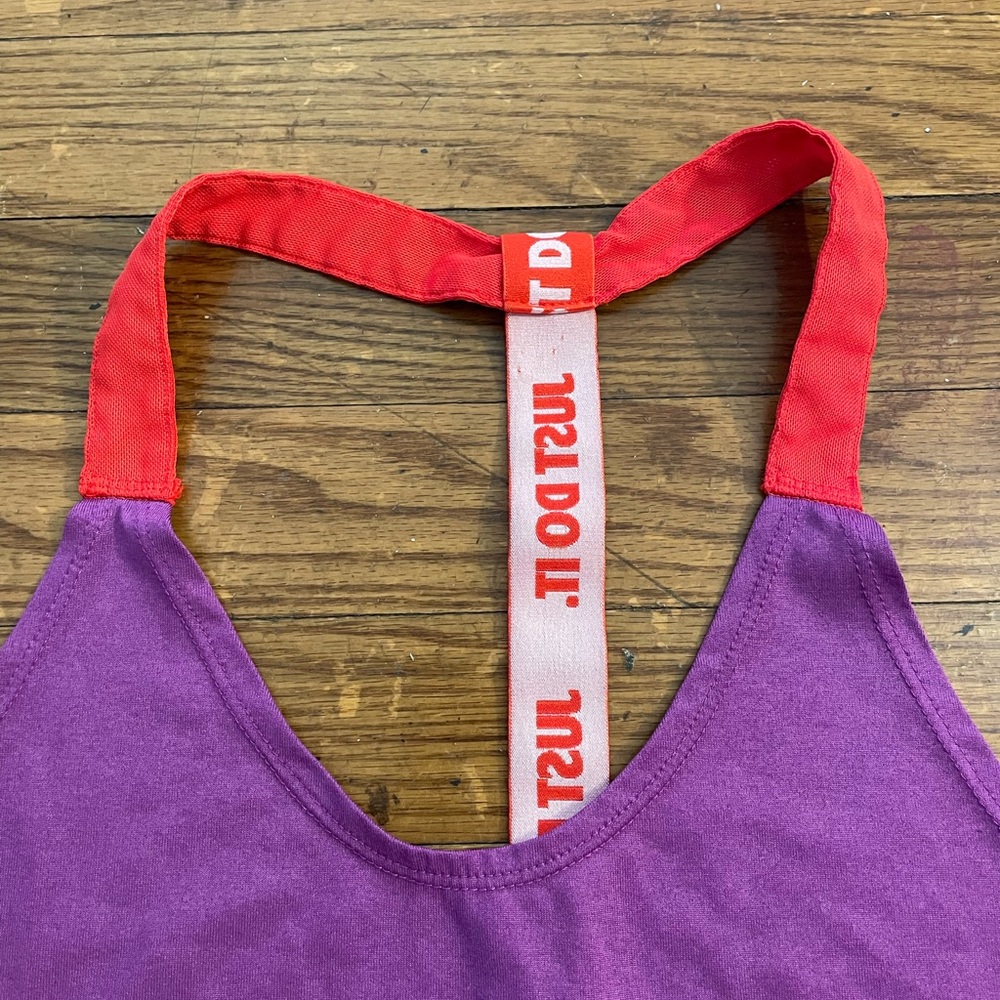 Nike Women’s Tank Tops - Picture 3 of 9